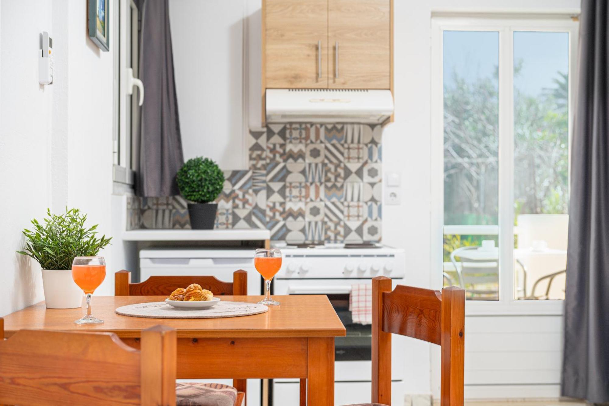 Mylos Apartments Anissaras 헐소니소스 외부 사진